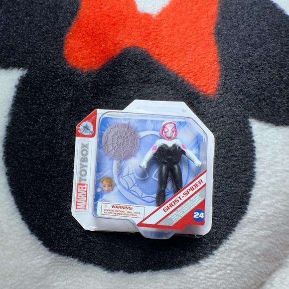 ghost-spider (marvel toybox) — zuru mini brands (disney store) - Picture 1 of 2